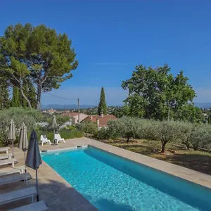 https://le-nomade-au-clos-en-provence.fr-provencehotel.com